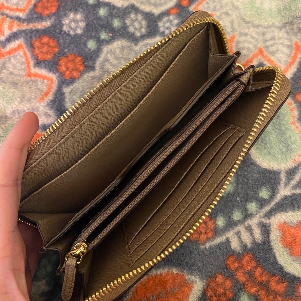 Michael Kors Wristlet - Picture 4 of 4